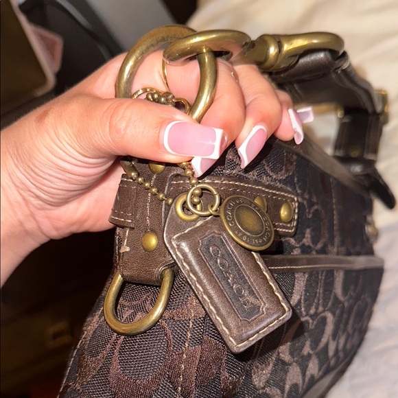 Coach Legacy Brown Leather Shoulder Bag with Gold Hardware - Picture 4 of 6